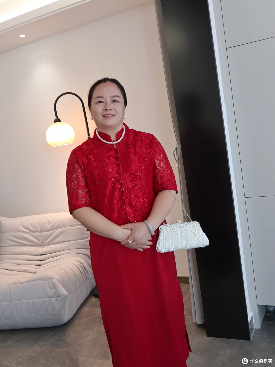 140斤的微胖妈妈的日常装扮:不披头散发、首饰不戴金,优雅富态