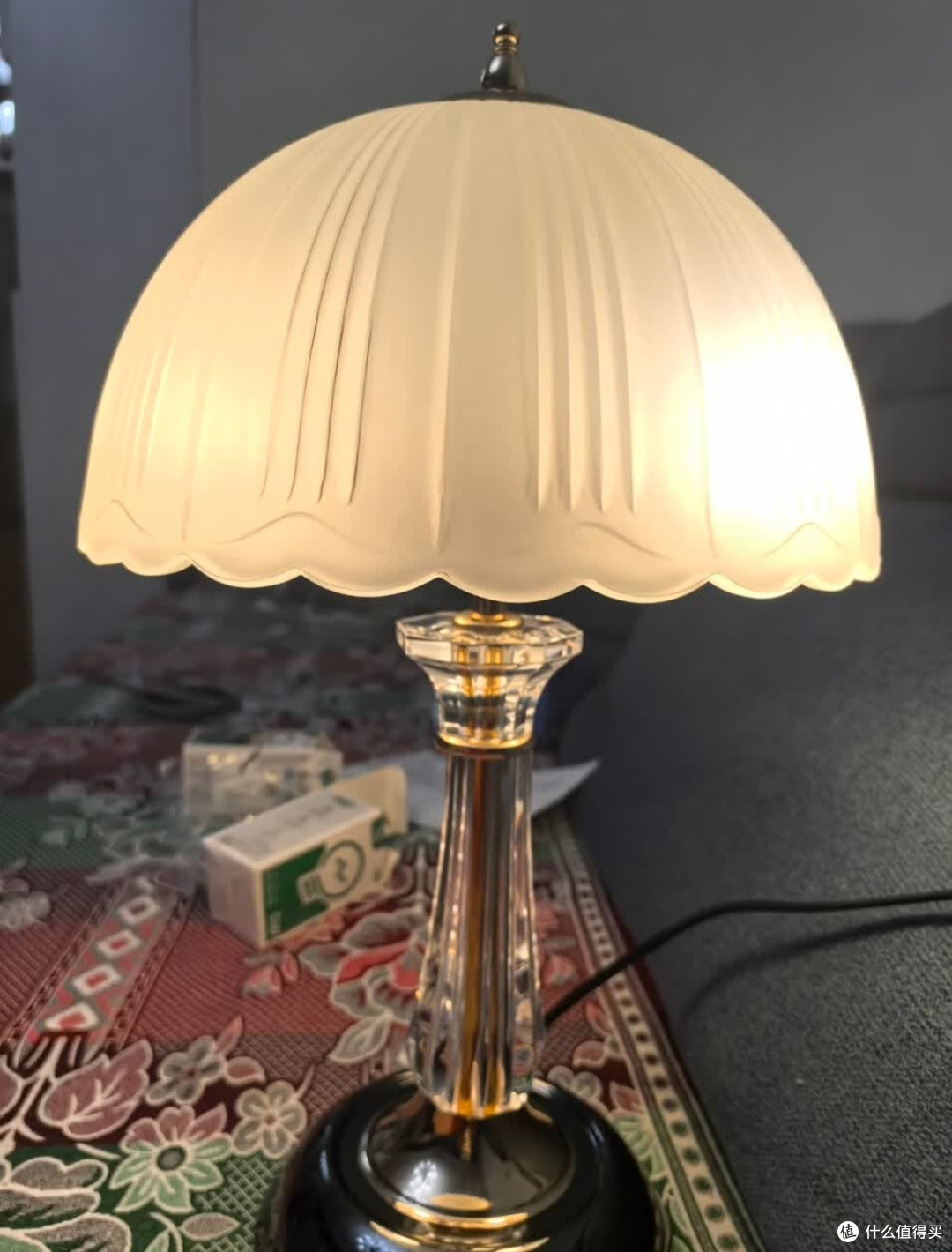 箭牌北欧极简护眼台灯:卧室里的温柔光境,用眼更安心