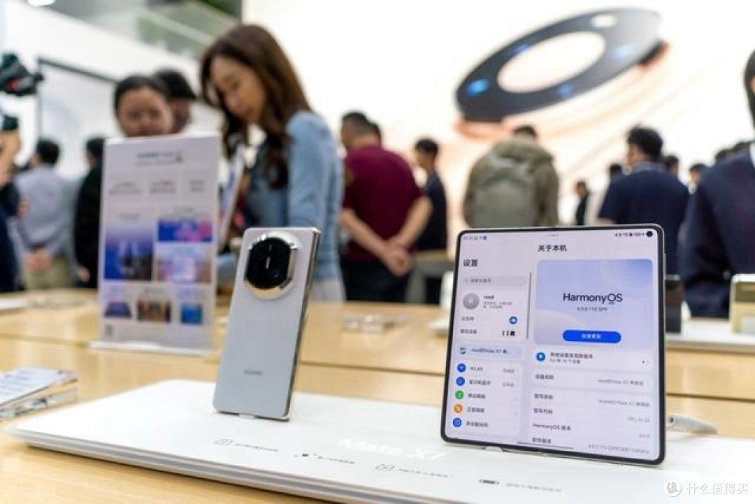 一部折叠屏卖到10999元，华为到底在收谁的“高端税”