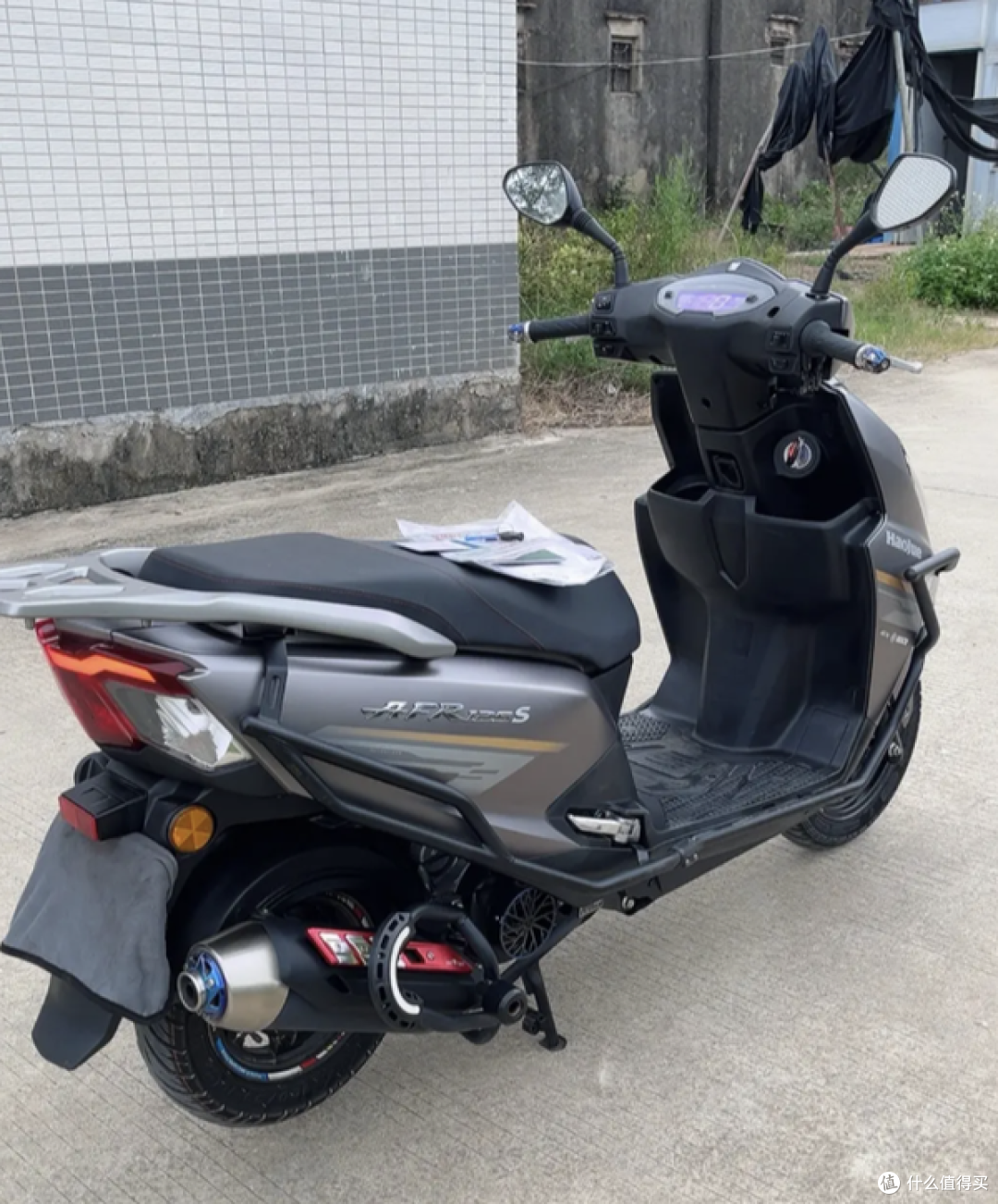8500元还能买吗?豪爵AFR125老款优惠后,通勤踏板性价比分析!