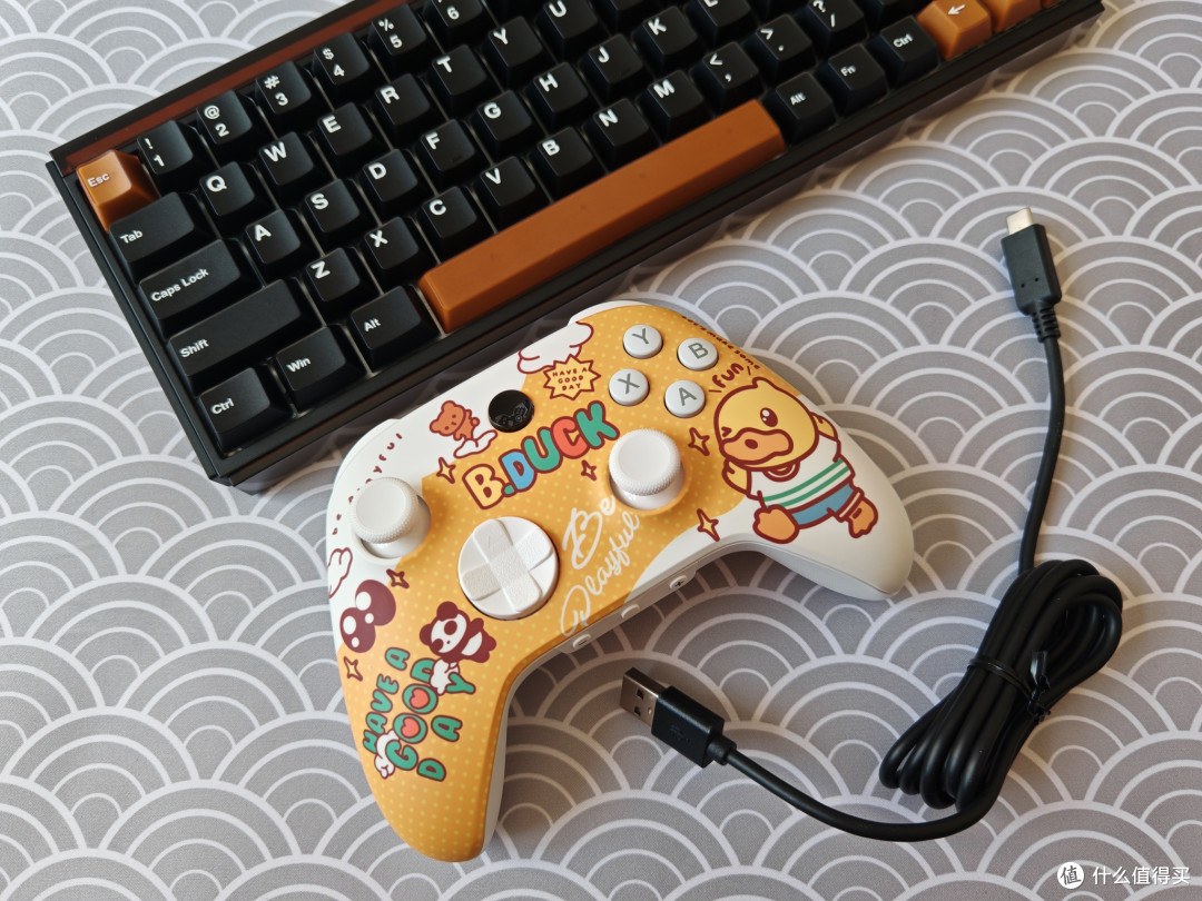 奕狐小黄鸭游戏手柄实测，颜值与手感双在线，百元价位的旗舰体验