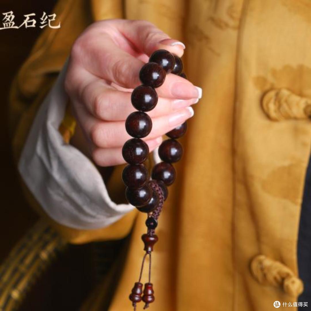 新手第一次买小叶紫檀手串怎么挑？怎么辨别真假牢记选购要点
