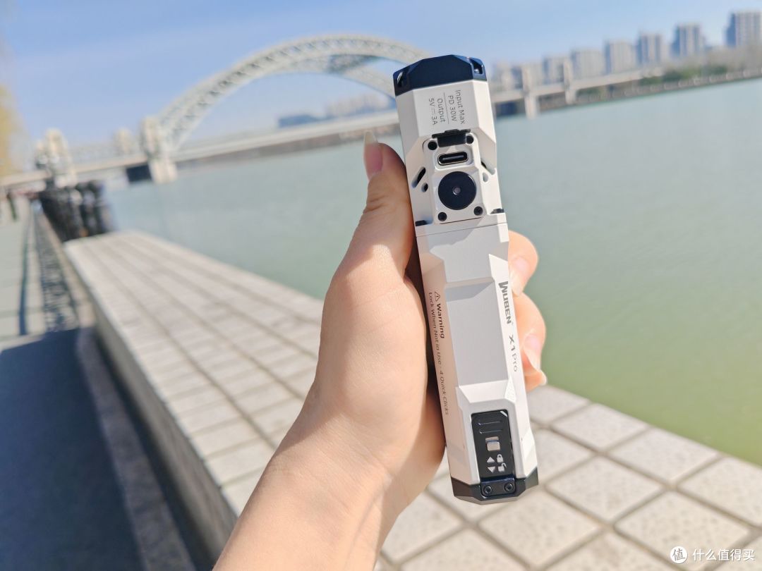 买手电别乱买!试过多款才懂,务本X1Pro这种才是户外用的真刚需