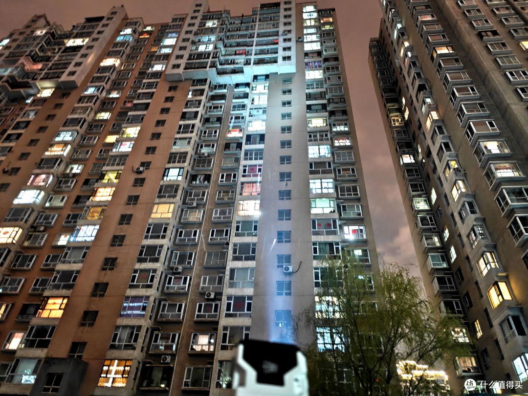 买手电别乱买!试过多款才懂,务本X1Pro这种才是户外用的真刚需