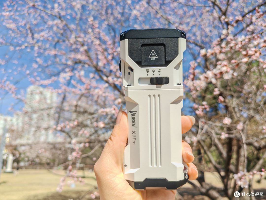 买手电别乱买!试过多款才懂,务本X1Pro这种才是户外用的真刚需