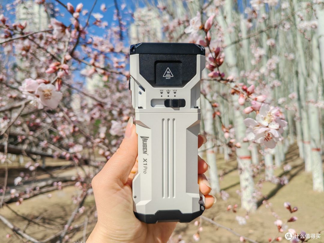 买手电别乱买!试过多款才懂,务本X1Pro这种才是户外用的真刚需