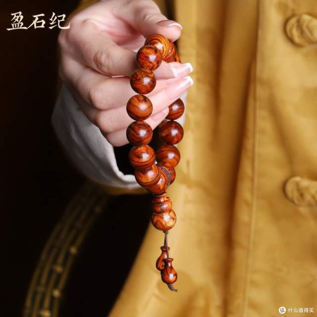 黄花梨手串男女款怎么区分？选对尺寸款式，佩戴更搭气质