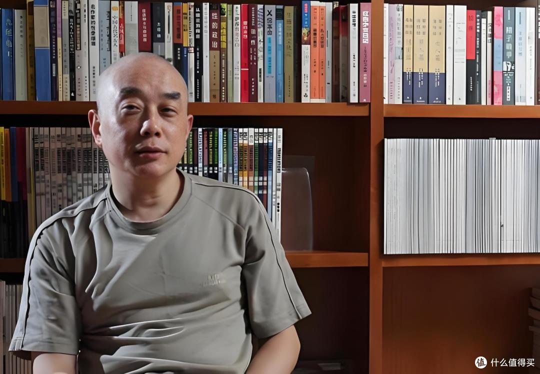 被上海交大教授书房惊呆了,藏书5万册,网友:这才是书香门第!