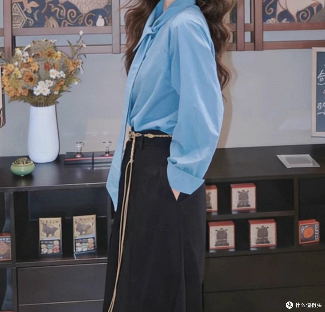 谁懂啊!这套OOTD直接把“松弛感职场穿搭”焊在身上