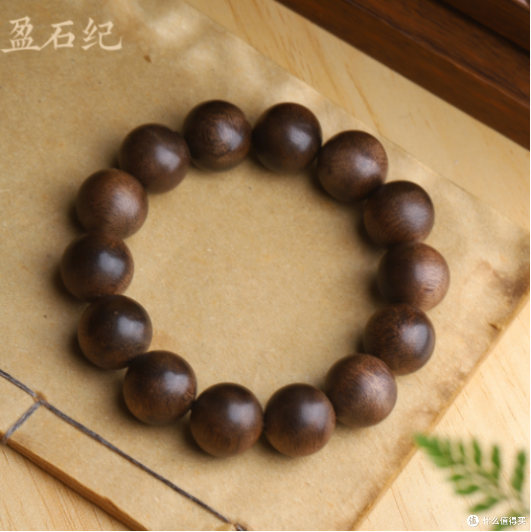 女款沉香手串108颗好,还是单圈好?哪个牌子好上手、更显气质?