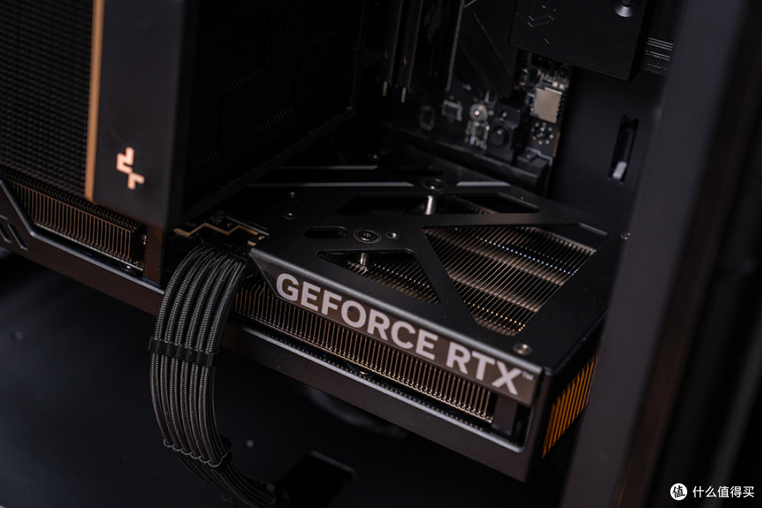 低调高效,华硕 PA401+微星 Z890 UNIFY-X+巨齿鲨5070 装机展示