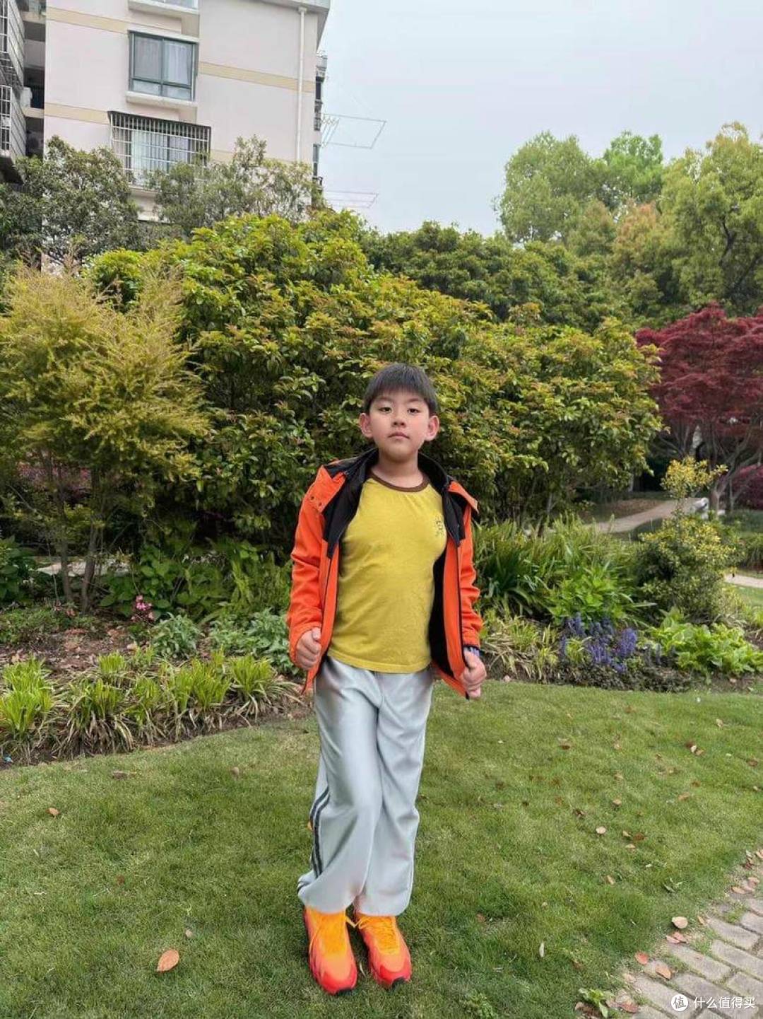 我跟儿子一人入了一件黑冰软壳,没想到最好穿的是它