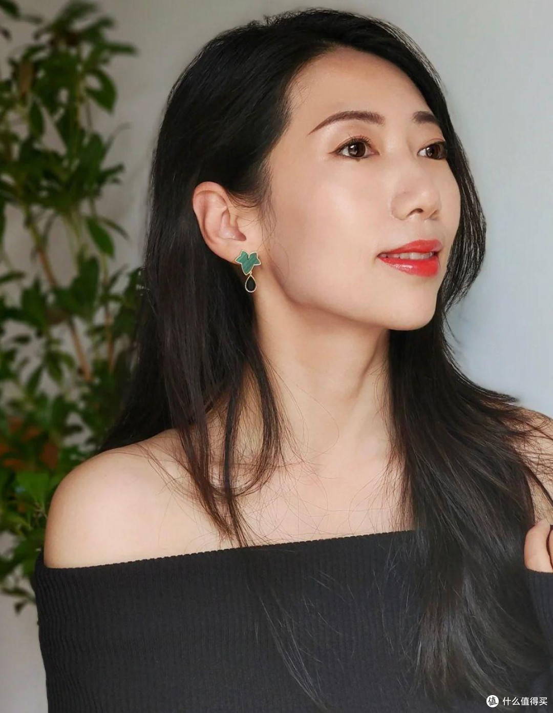 中年女人即使不差钱，也不要戴这4种首饰，显老土气、还没品味！