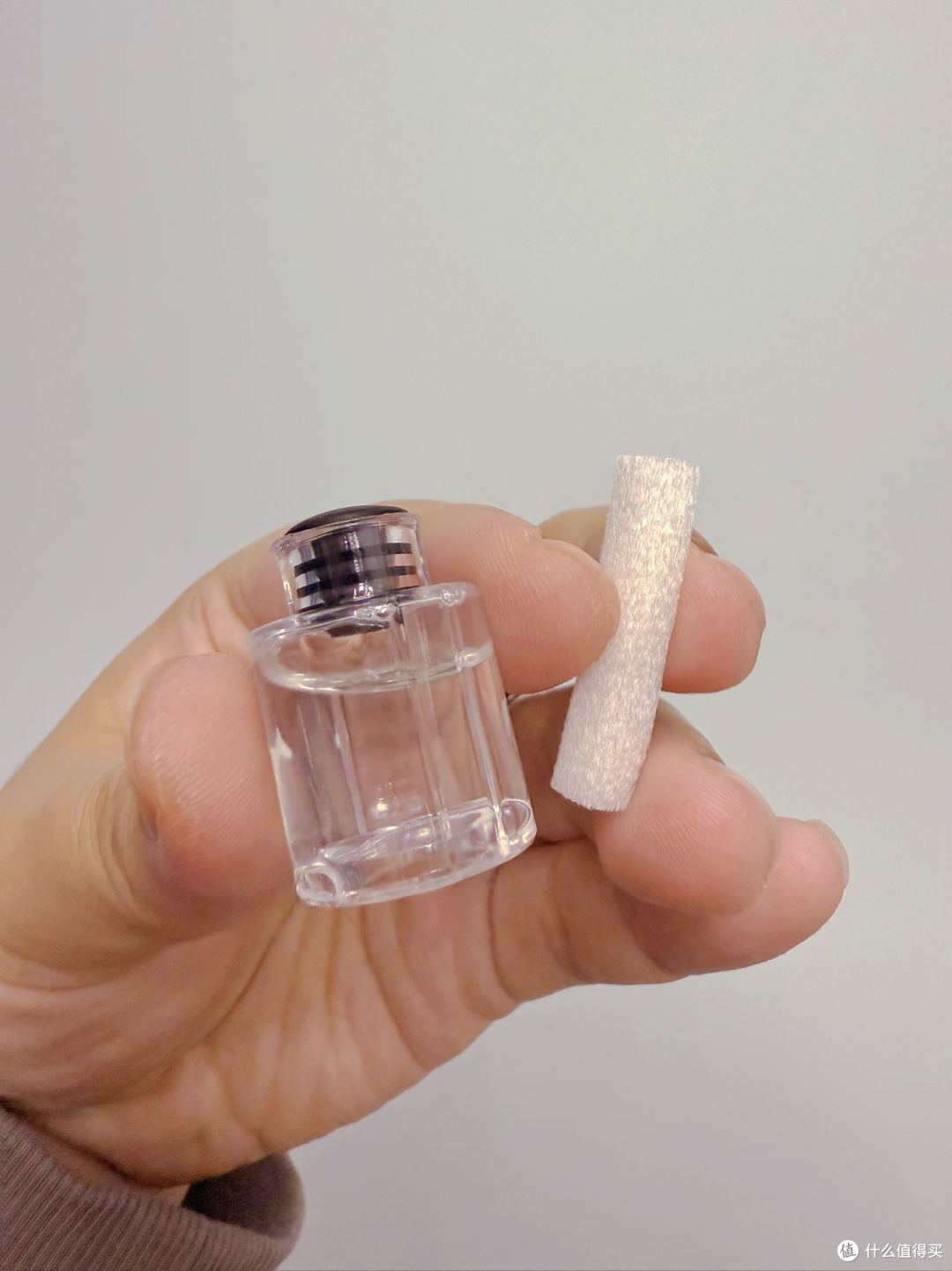 漱口水和口喷哪个划算:连续使用1个月算笔账
