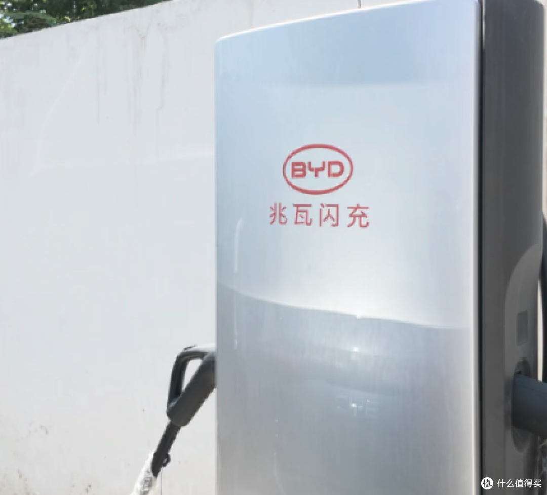 宁德时代发布五款电池新品,完胜比亚迪电池
