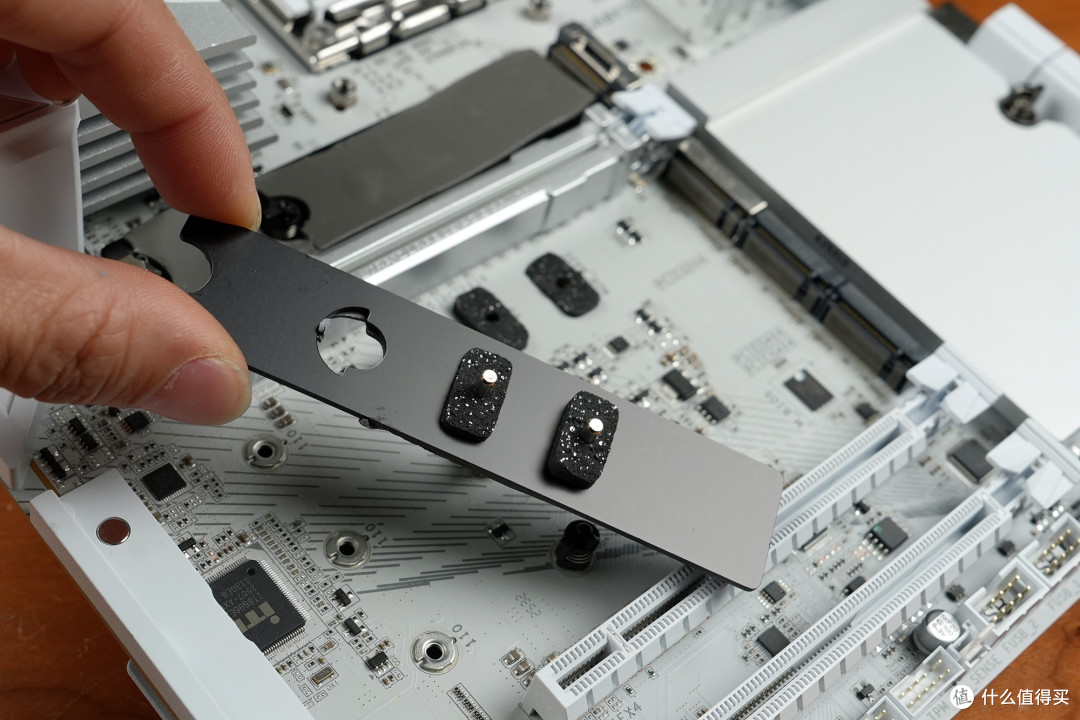 技嘉X870E AORUS ELITE X3D ICE主板深度体验