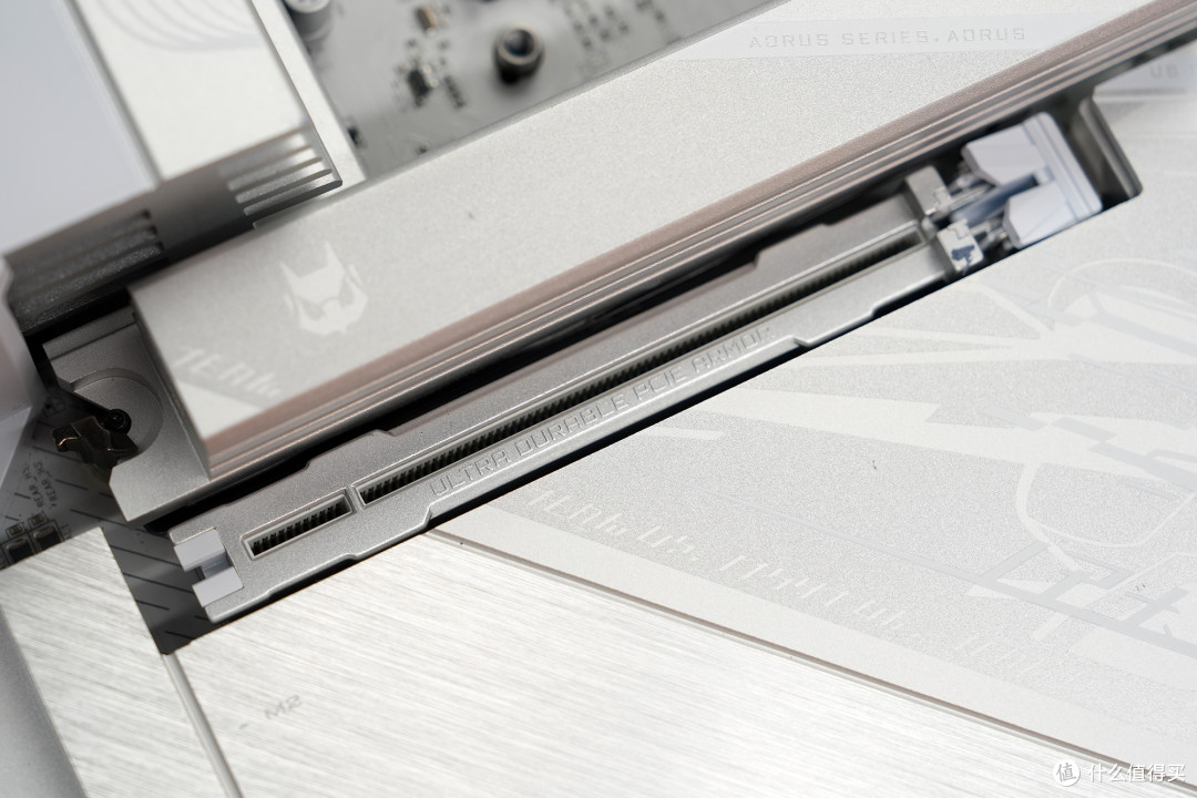 技嘉X870E AORUS ELITE X3D ICE主板深度体验