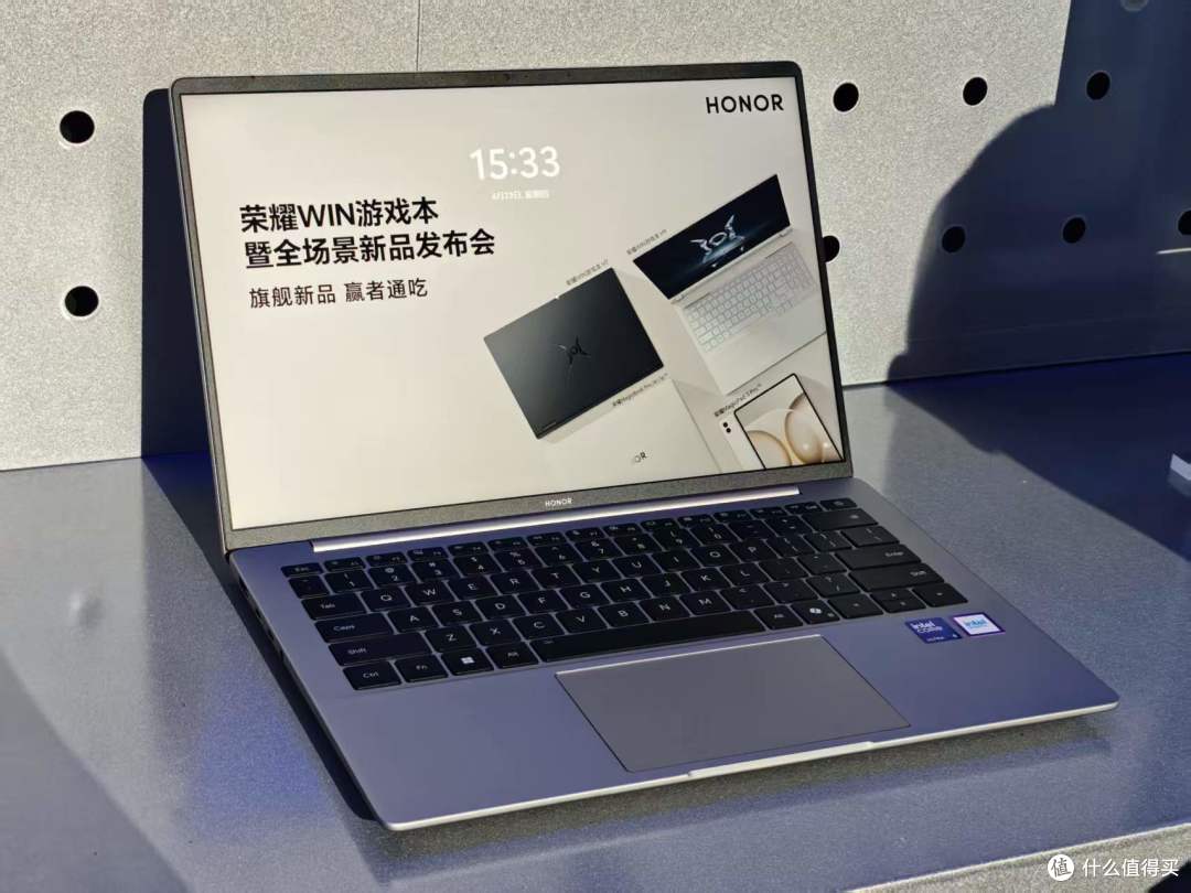 9199元起!荣耀WIN游戏本狂堆猛料出击,要硬刚拯救者?