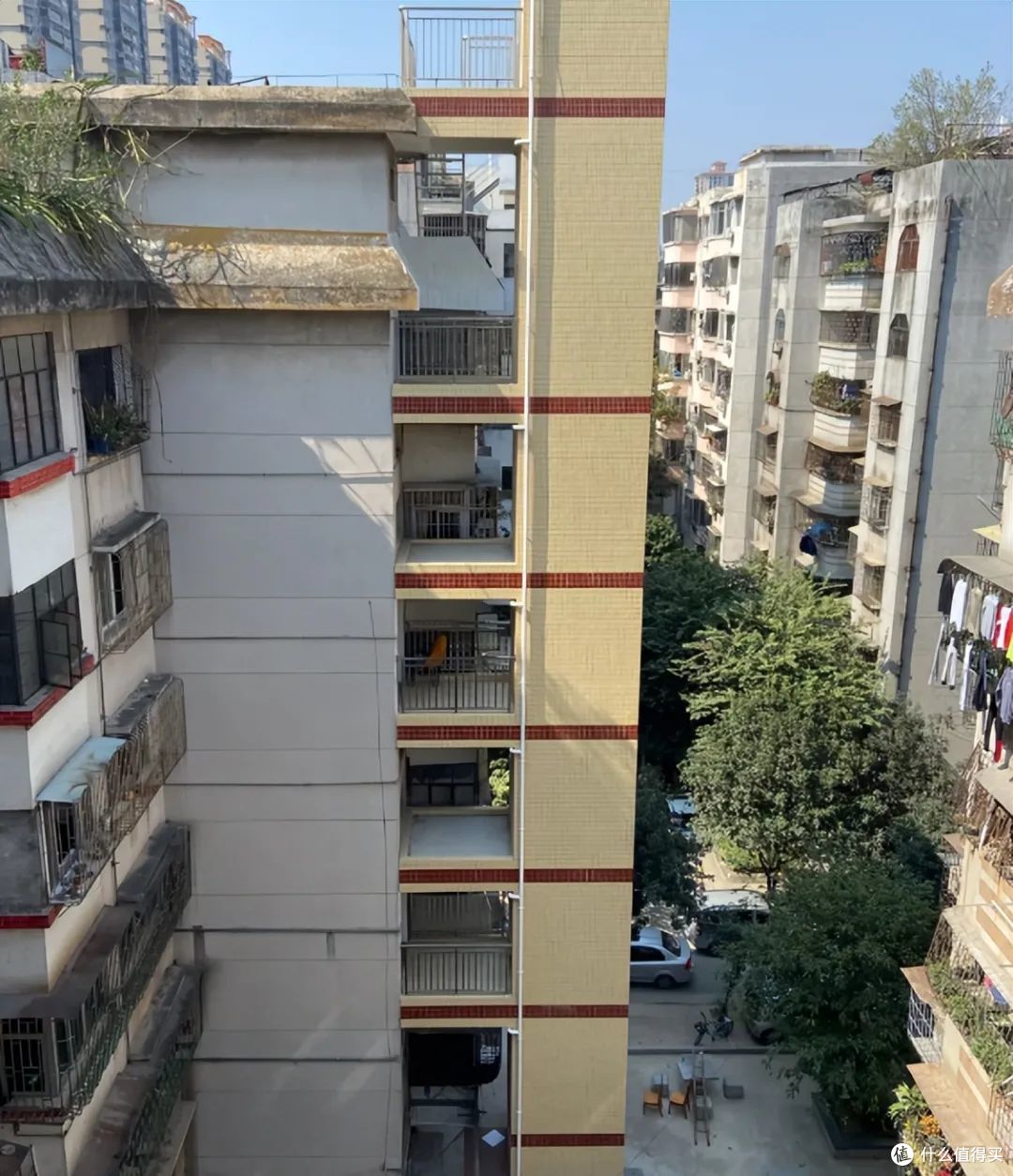 我住顶楼,却第一个反对老旧小区加装电梯,原因太扎心,不吐不快