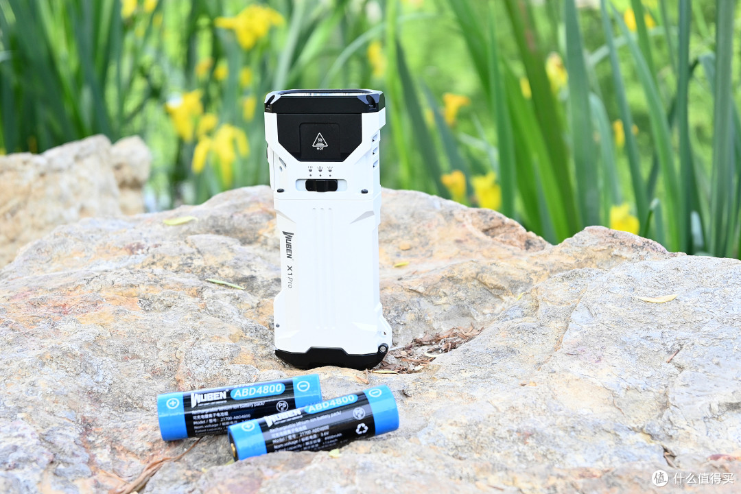新旗舰,更全能!务本X1Pro扁筒手电体验
