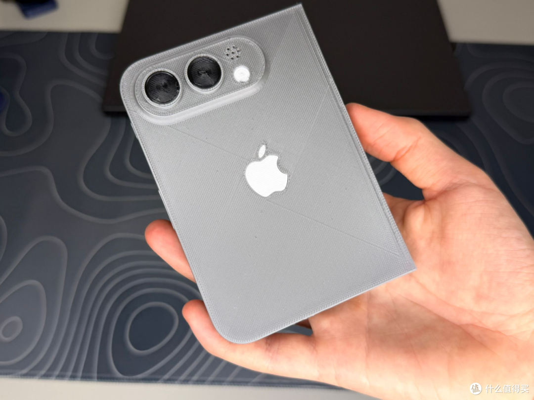 苹果最贵手机!iPhone Fold折叠屏模具曝光,细节全在这里