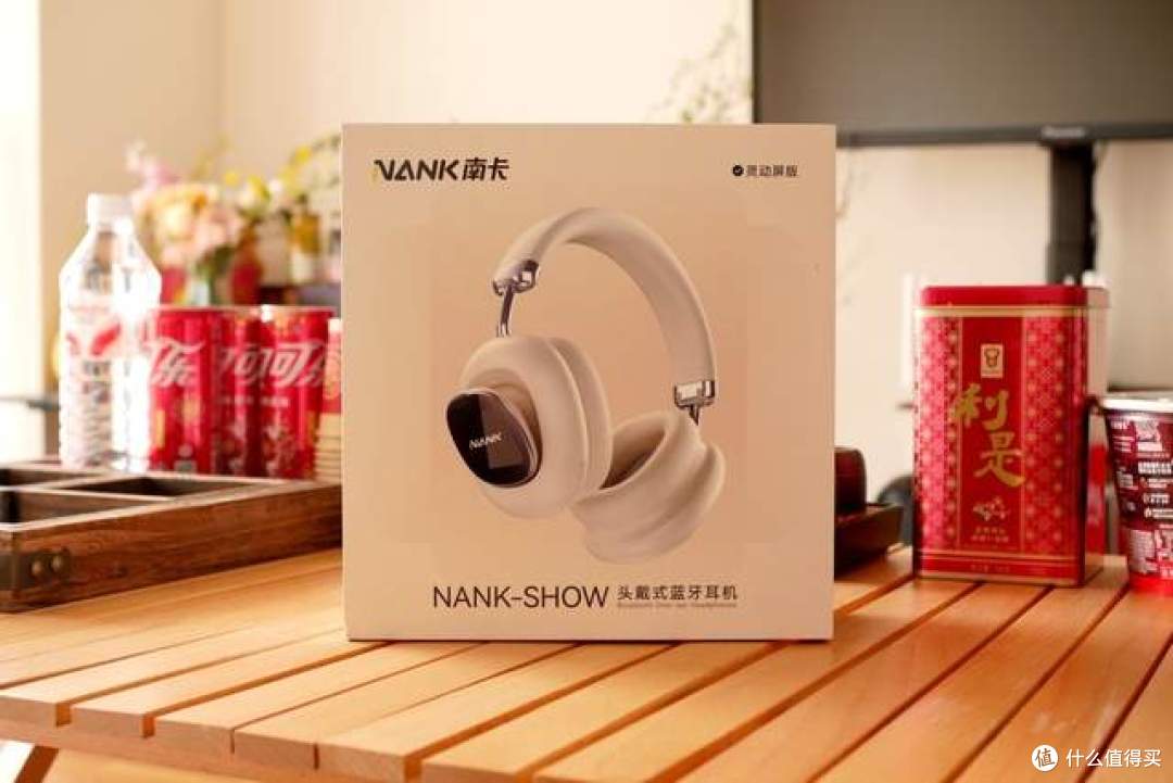 南卡SHOW灵动屏版体验:当耳机有了“表情”,声音也有了“灵魂”