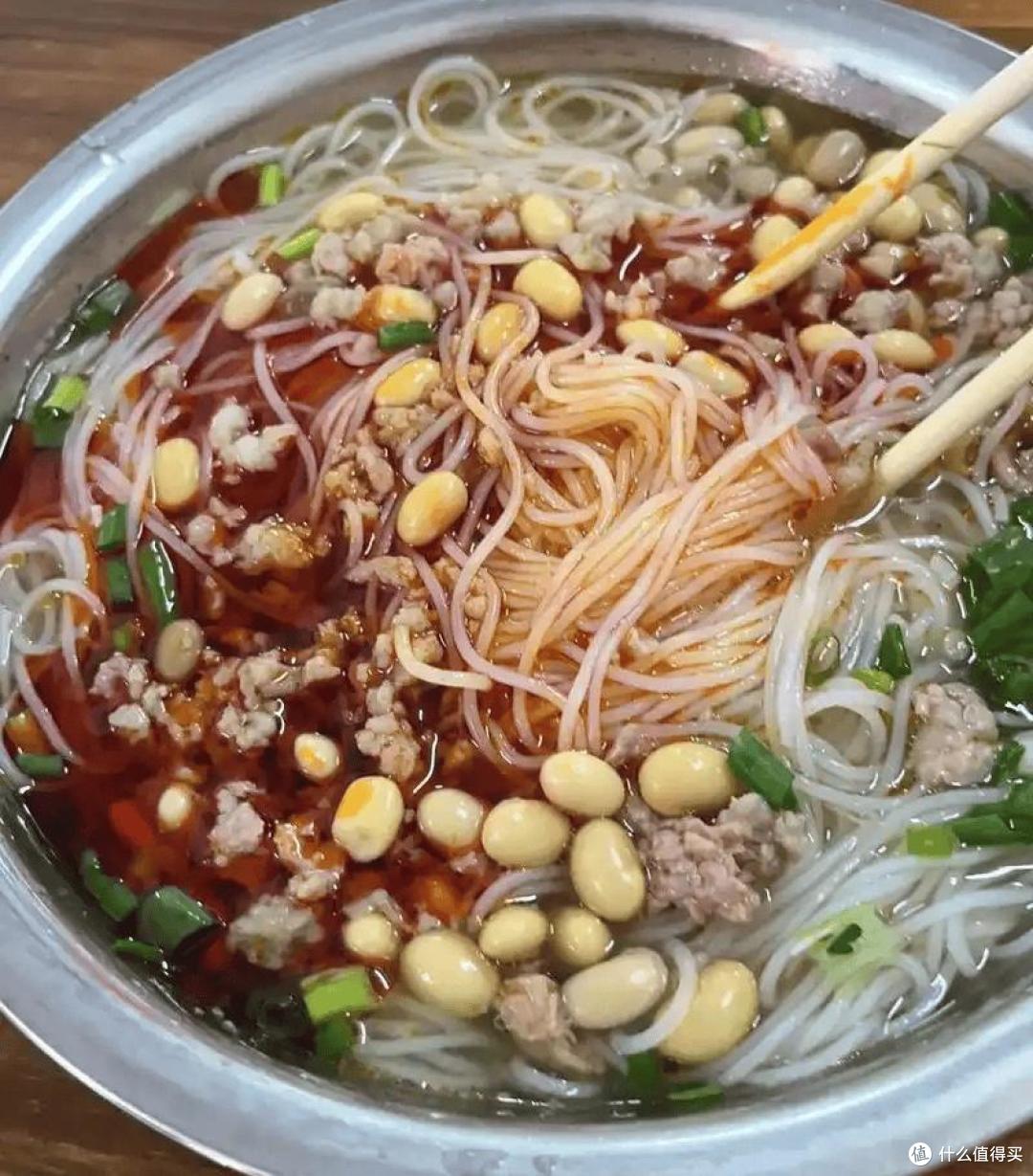 来广西桂林必吃的8种小吃,本地人吃着满足,外地人吃了赞叹