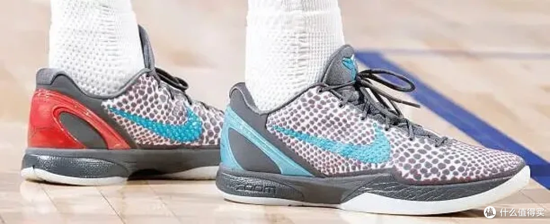 【NBA每日上脚】蓝白!魔术!迪子!第一骚鞋这不就来了?