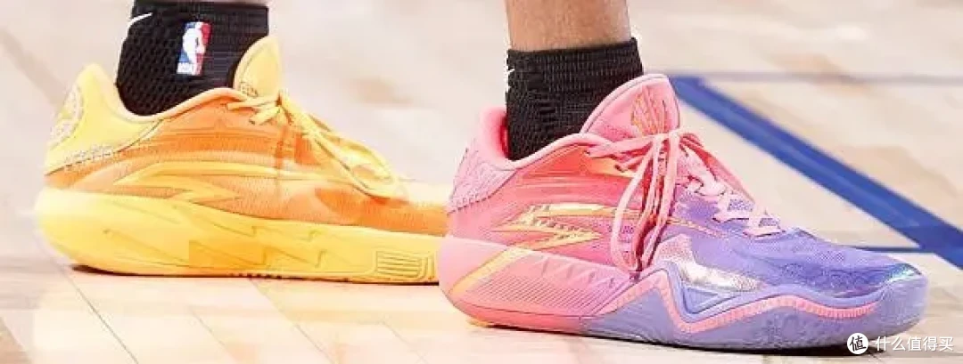 【NBA每日上脚】蓝白!魔术!迪子!第一骚鞋这不就来了?