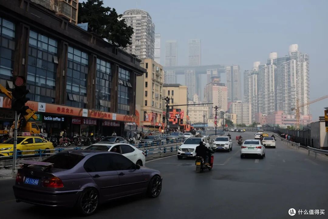 车企集体转向AI,汽车变机器人