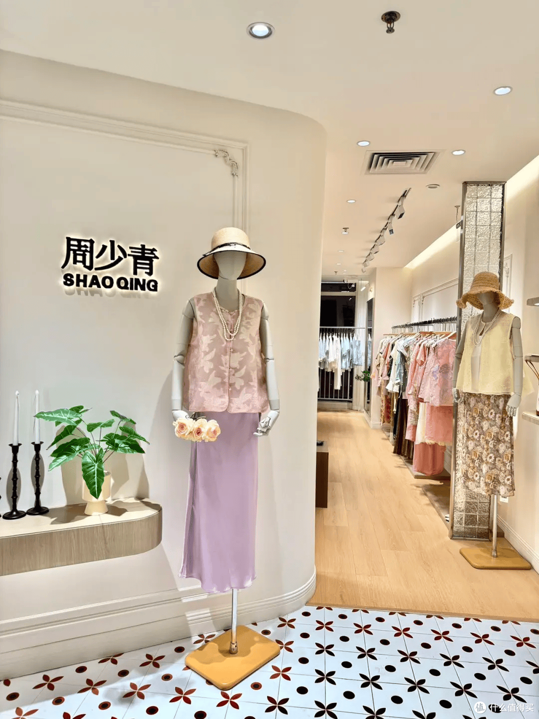 周少青设计师女装（天津长荣大厦店）
