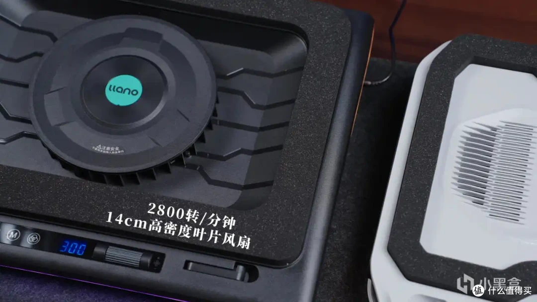 笔记本散热器怎么选?新品V11/旗舰V12Ultra 绿巨能风压散热器