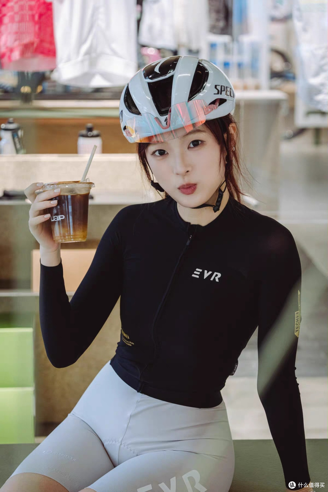 EVR女款背带短裤:一片式无痕设计