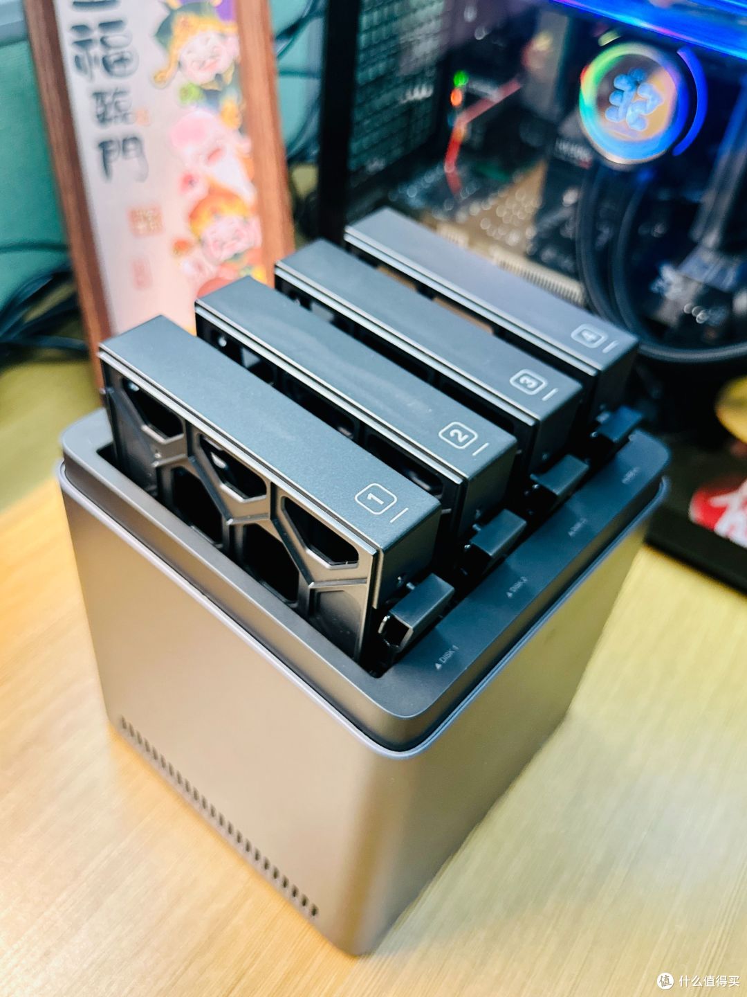 绿联DH4300 Plus:摄影人的移动存储,把全世界的美好都装进口袋