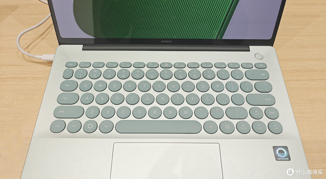 优点缺点很明显!8399元的华为MateBook 14鸿蒙小圆本,值不值?