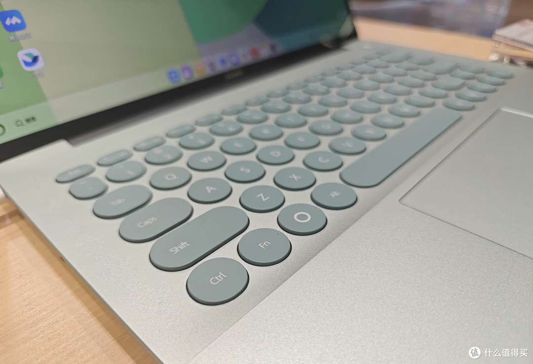 优点缺点很明显!8399元的华为MateBook 14鸿蒙小圆本,值不值?