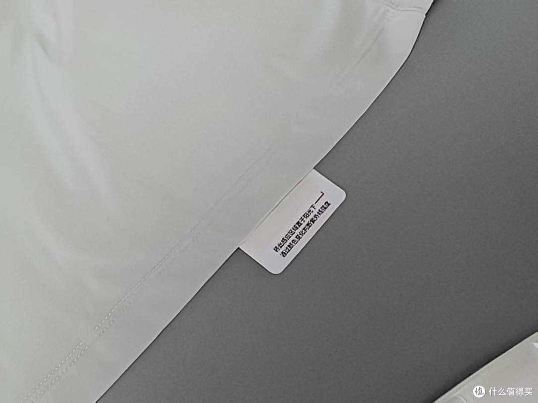 UPF200+,2300次水洗不衰减,测评专业户外VBREX这件防晒衣有点强
