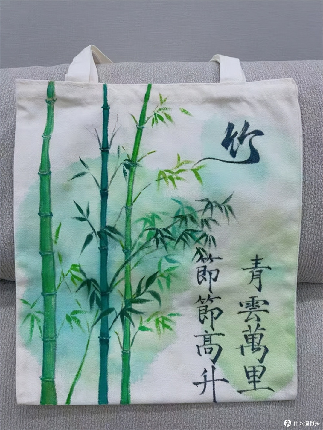 遵化市金航培训学校开展“一笔一世界 一包一精彩”环保手绘活动