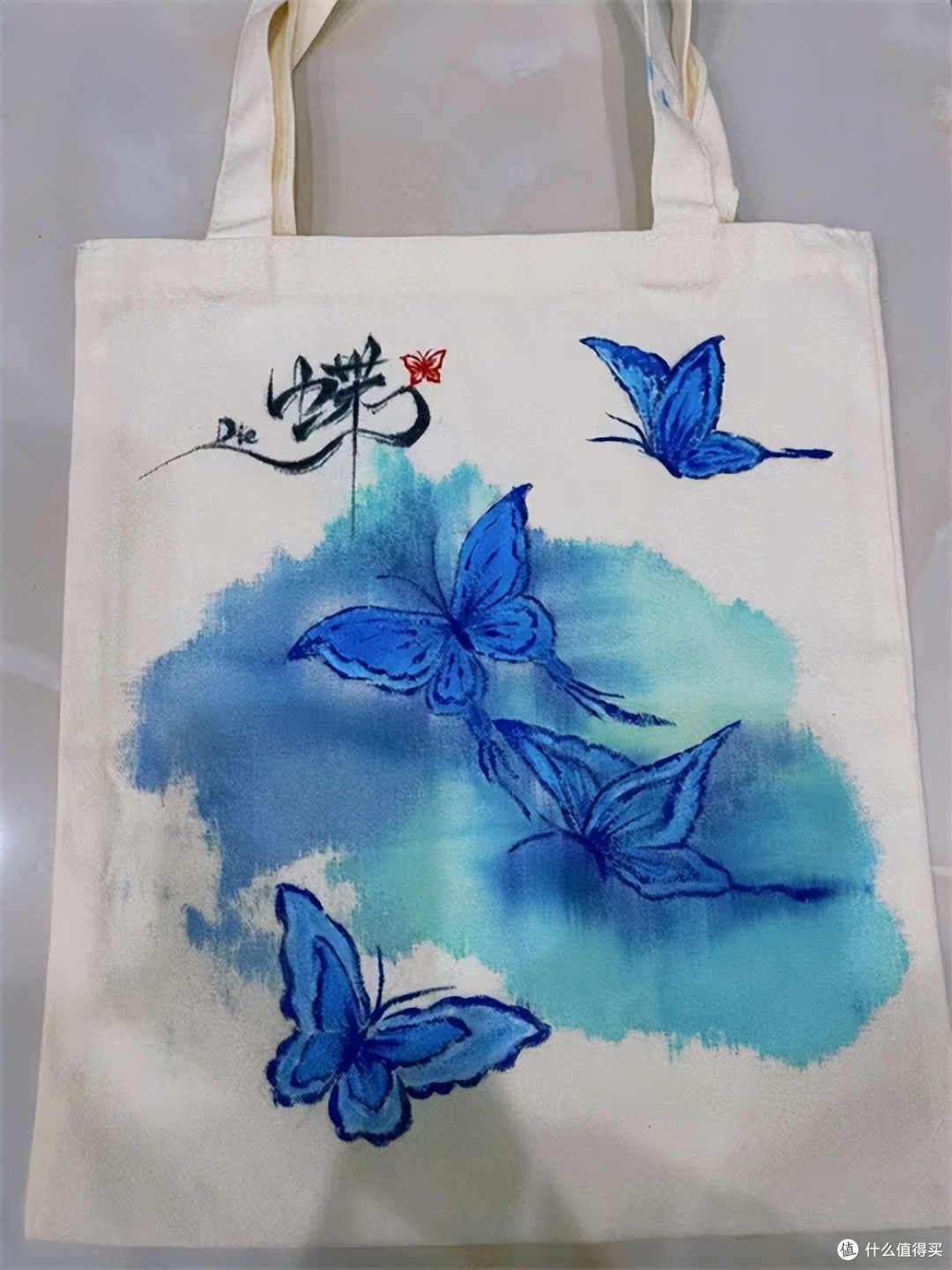 遵化市金航培训学校开展“一笔一世界 一包一精彩”环保手绘活动