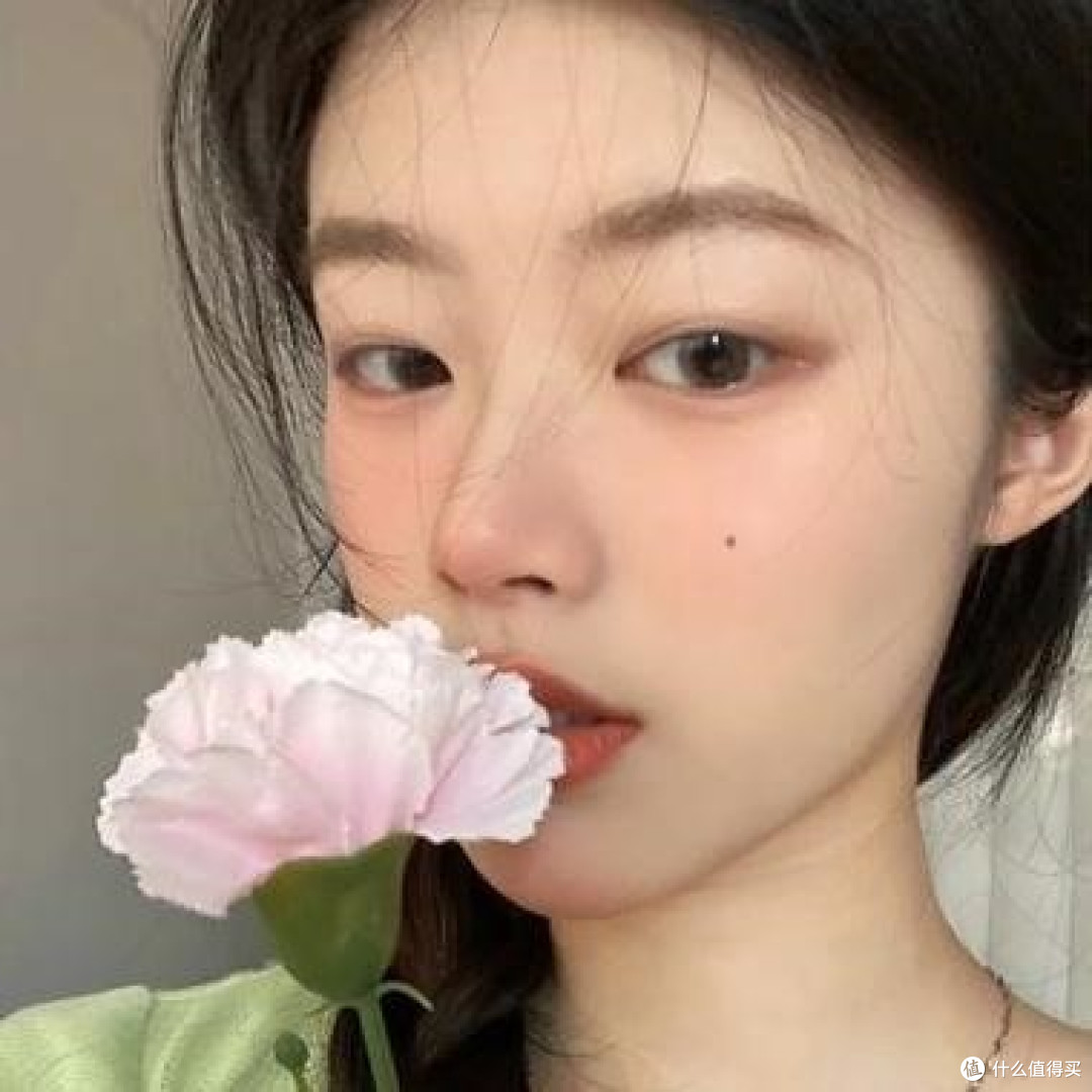 敏感肌眼周泛红有纹?姿生怡眼霜实测:温和淡黑祛袋更适配敏感肌
