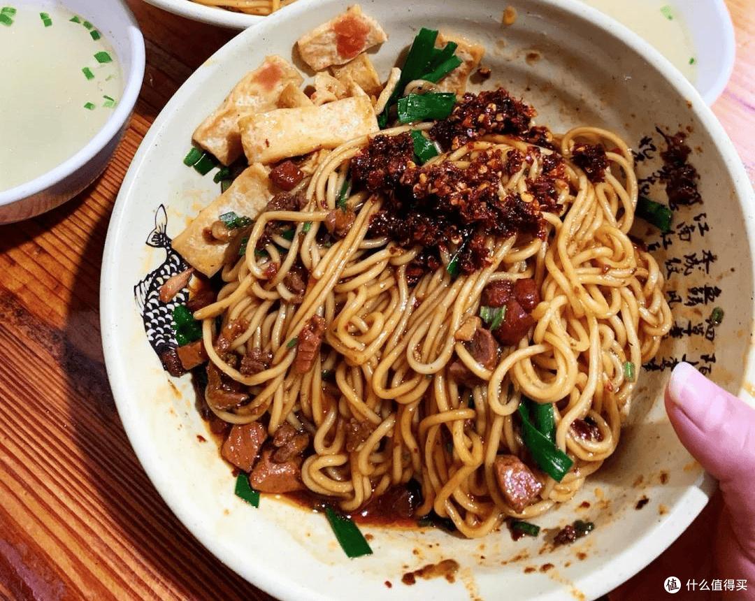 昆明老街烟火气!8 家藏在巷里的小吃老店,吃过才算懂春城
