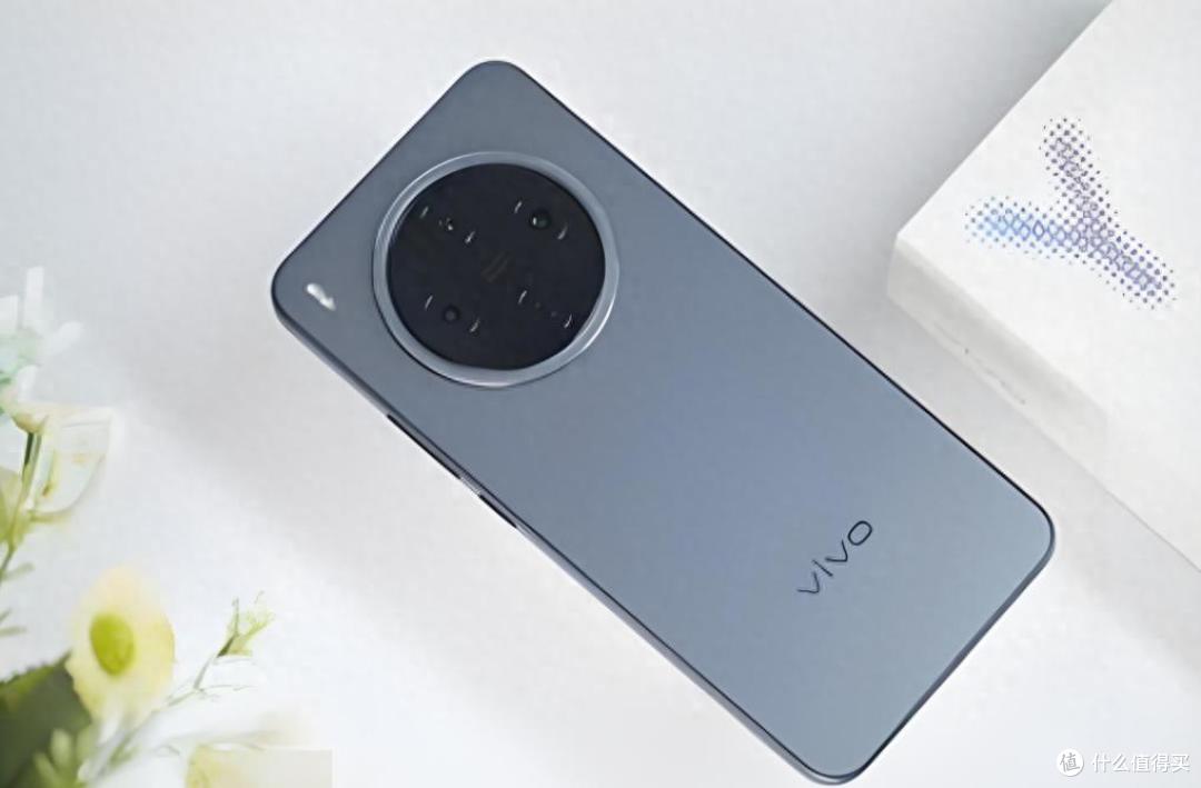 新机进场!10000毫安+90W!友商这次把充电宝塞进手机
