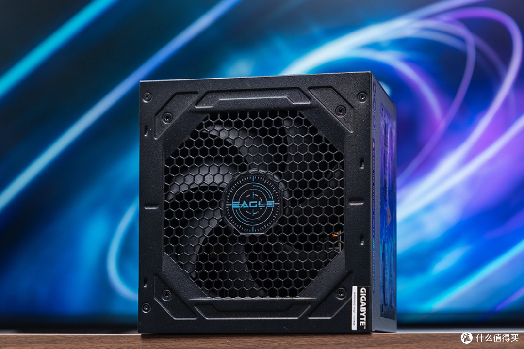 白金效能 + ATX3.1 满配,技嘉 GP‑EG1000PM PG5 电源开箱评测