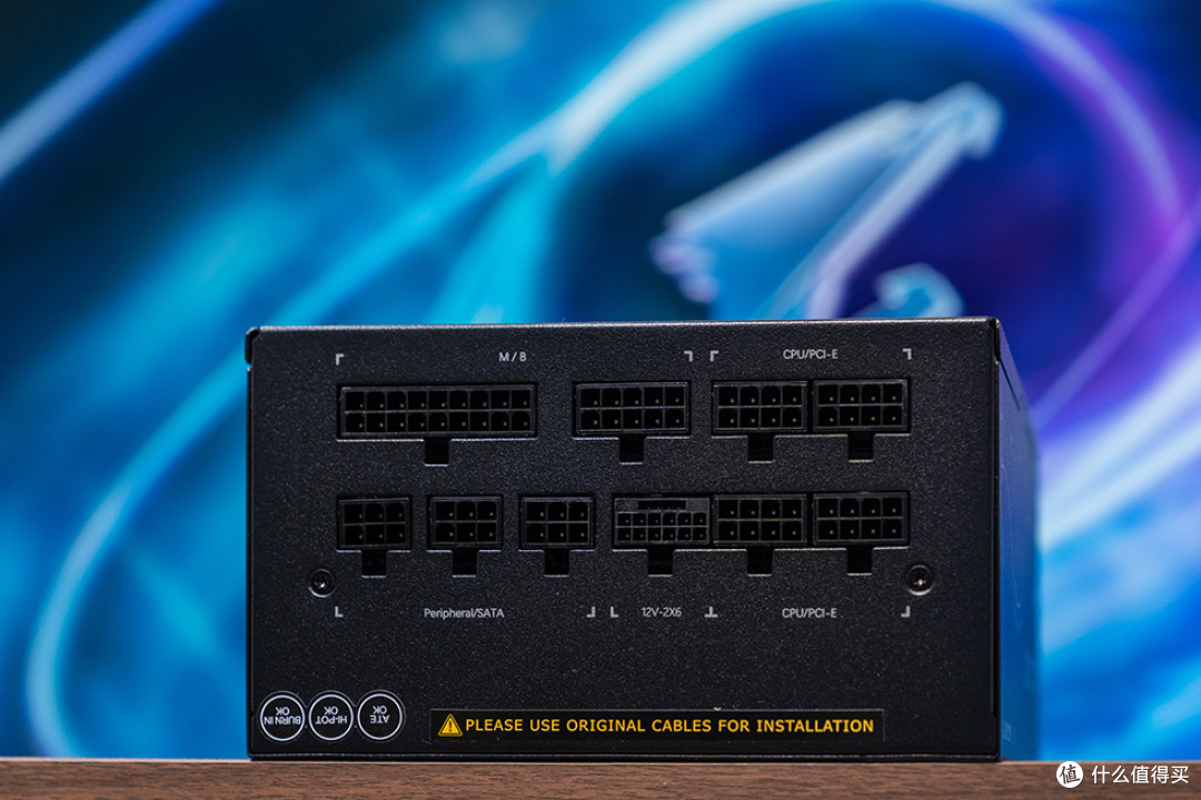 白金效能 + ATX3.1 满配,技嘉 GP‑EG1000PM PG5 电源开箱评测
