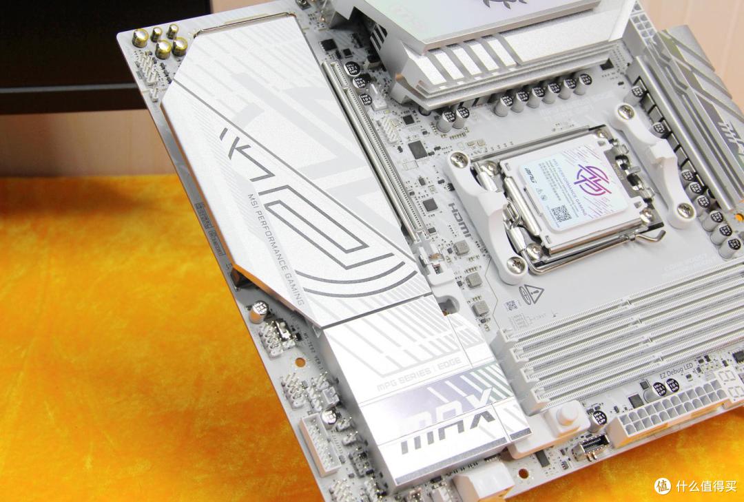 锐龙9950 X3D2与微星B850M刀锋钛MAX评测：双芯合璧，战力觉醒！