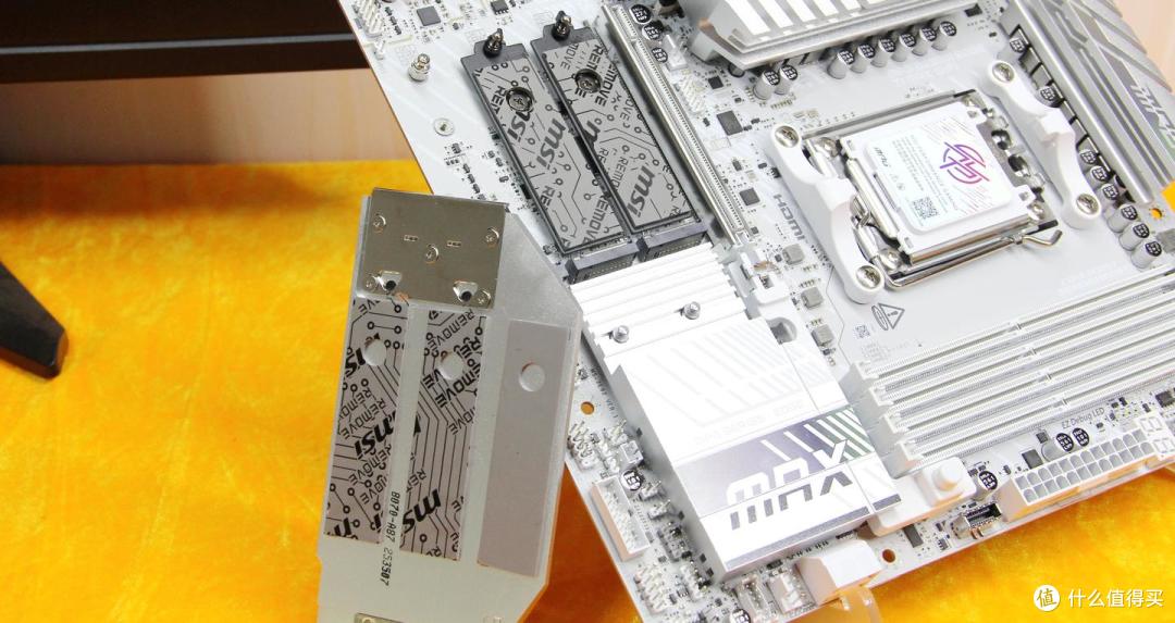 锐龙9950 X3D2与微星B850M刀锋钛MAX评测：双芯合璧，战力觉醒！
