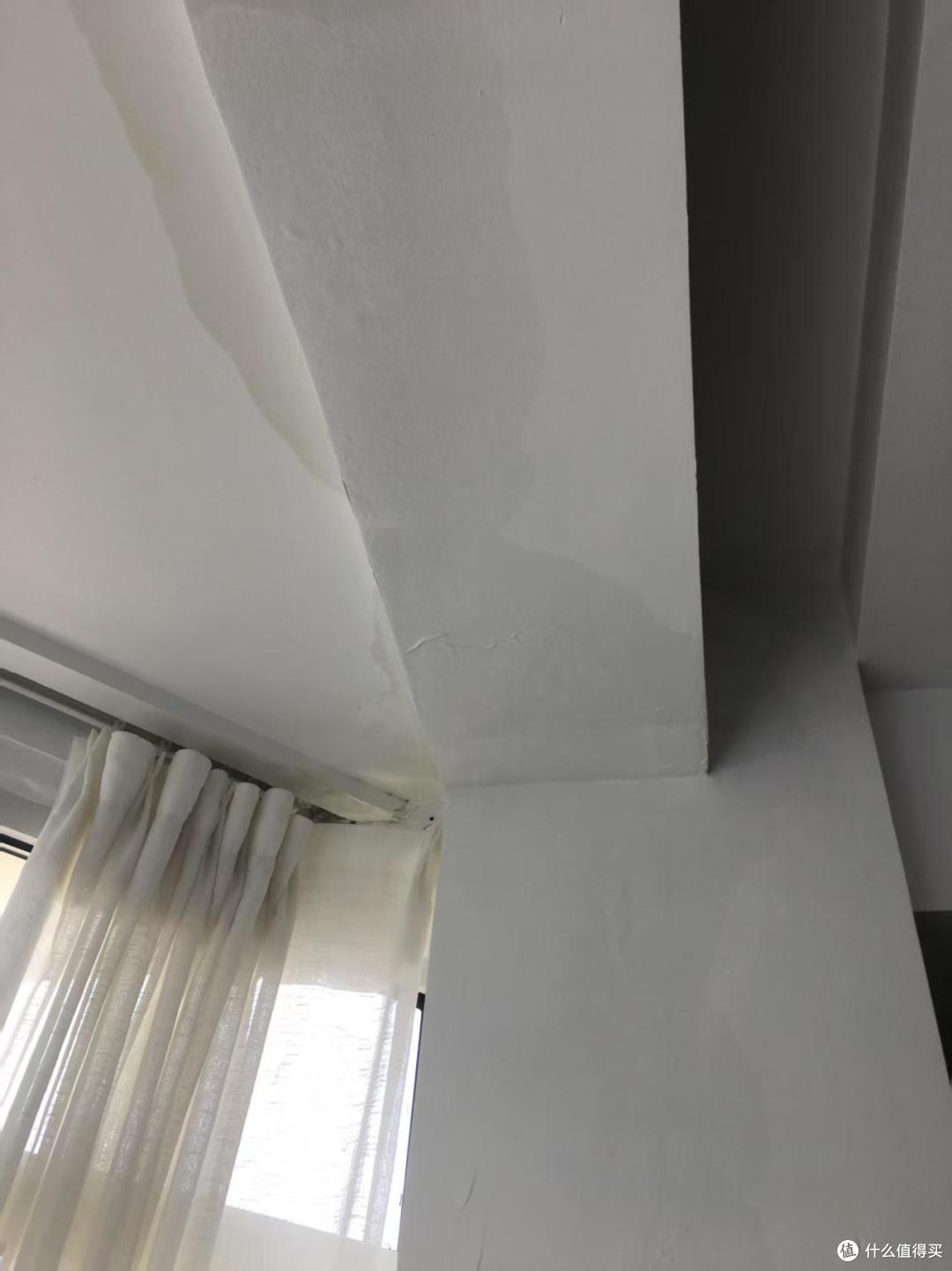 不听劝，买了“顶楼带露台和阁楼”的房子，入住一年就开始后悔了
