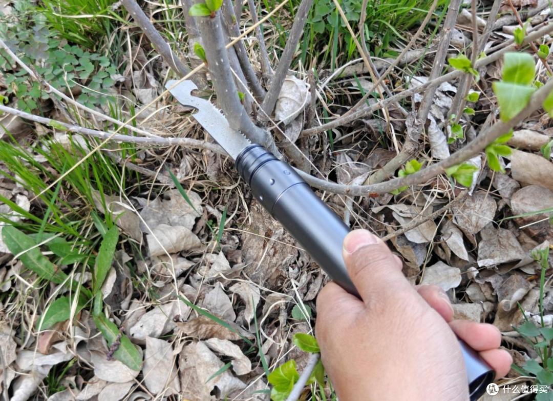 五一假期自驾户外露营记得带救命工具:瑞士科技多用途兵工铲分享