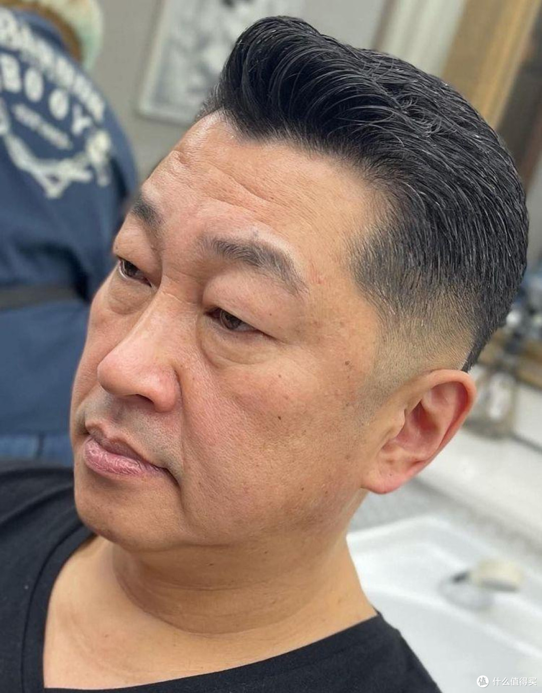为什么说:男人老了后,比剪寸头更有型的是背头?看完对比就懂了
