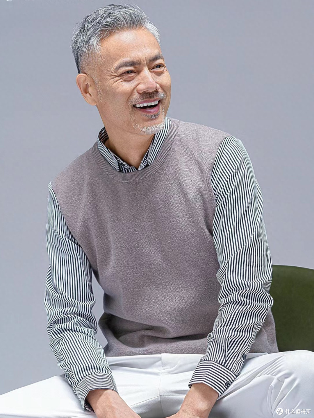 为什么说:男人老了后,比剪寸头更有型的是背头?看完对比就懂了